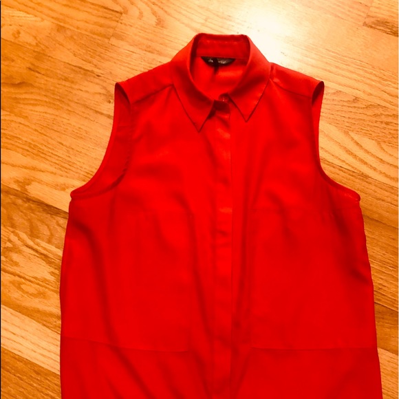 Sleeveless red blouse - Picture 1 of 2